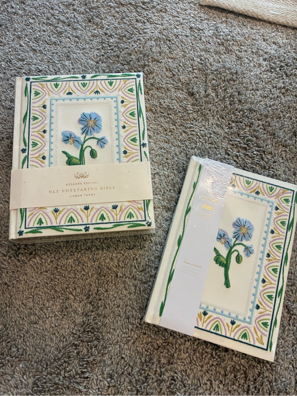 Hosanna Revival NLT Bible with Embroidery & Matching Journal. Free Bible tabs!